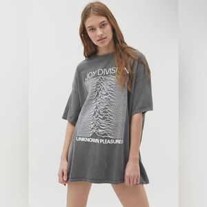 URBAN OUTFITTERS - Joy Division oversized band tee